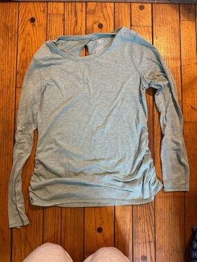 Athletic Works Light Blue Long-Sleeve Scoop Neck Top